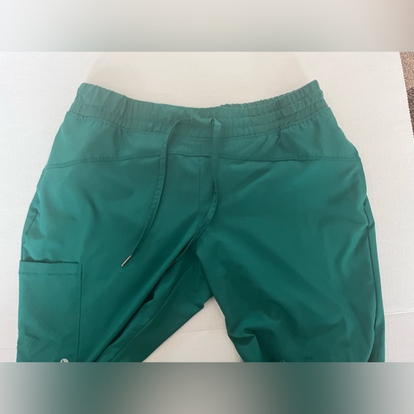 Barco One Scrub Set - Picture 10 of 14